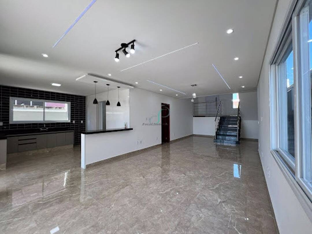 Casa, 3 quartos, 224 m² - Foto 6