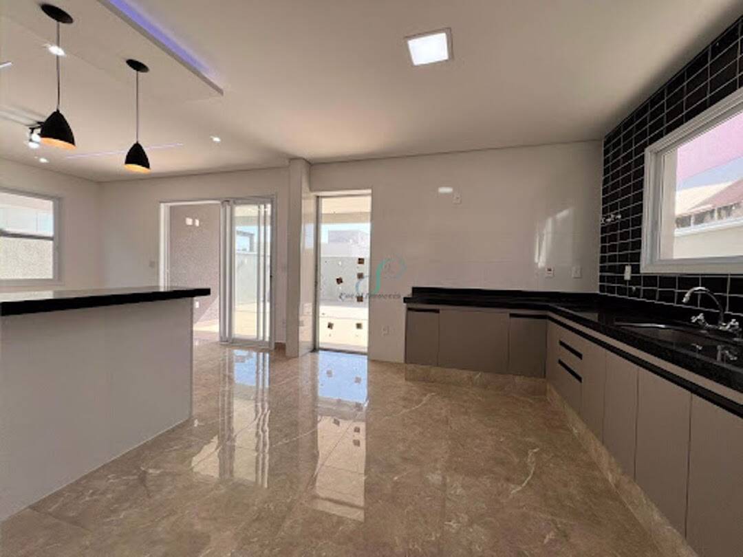 Casa, 3 quartos, 224 m² - Foto 13