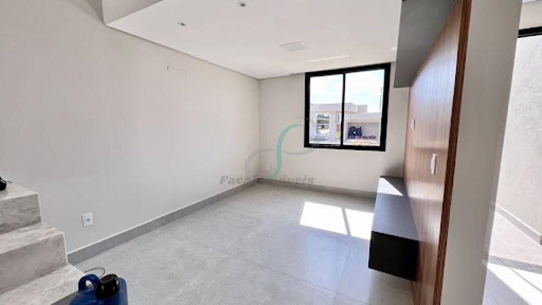 Casa, 3 quartos, 239 m² - Foto 2