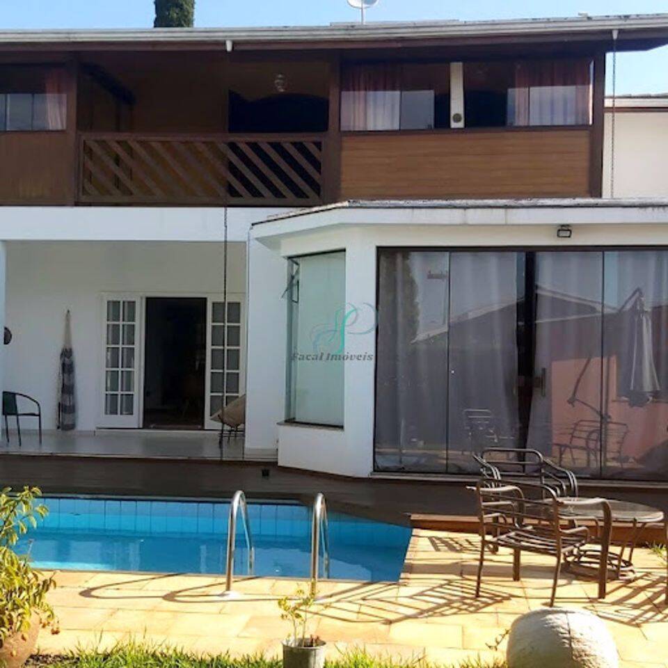 Casa, 5 quartos, 330 m² - Foto 1