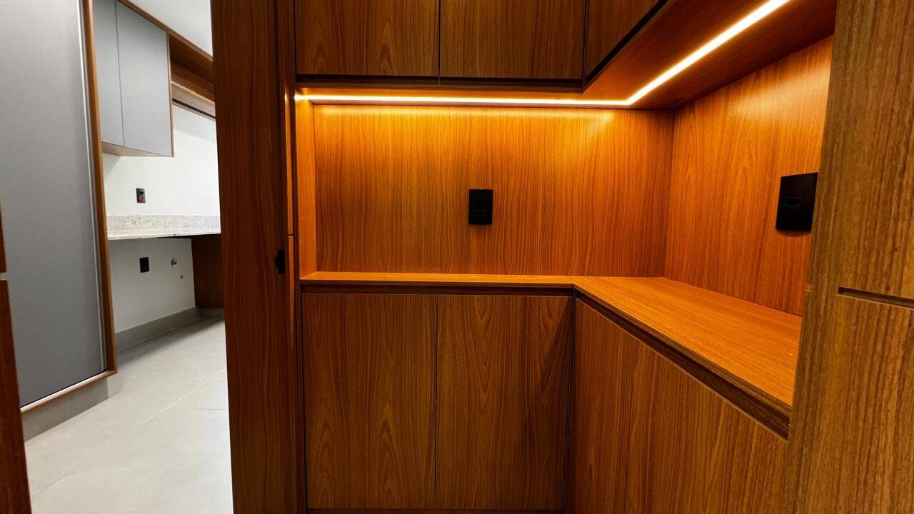 Casa, 4 quartos, 360 m² - Foto 29