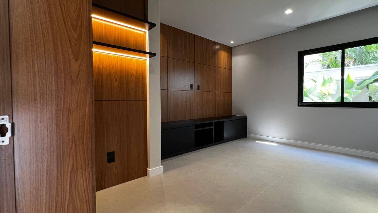 Casa, 4 quartos, 360 m² - Foto 57