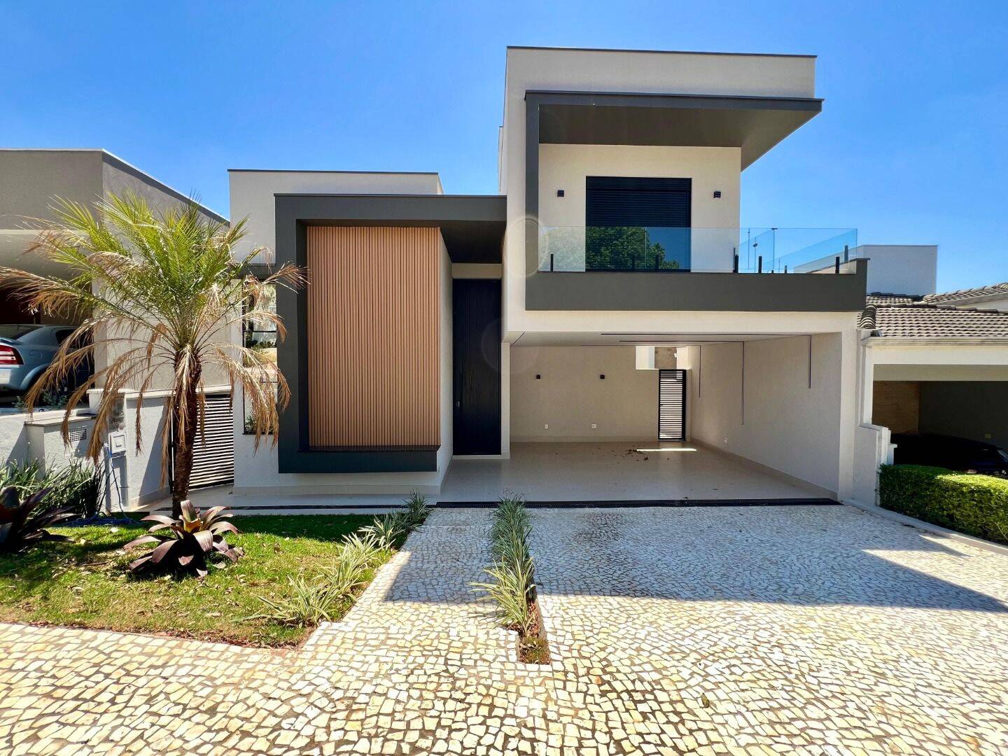 Casa, 4 quartos, 319 m² - Foto 1