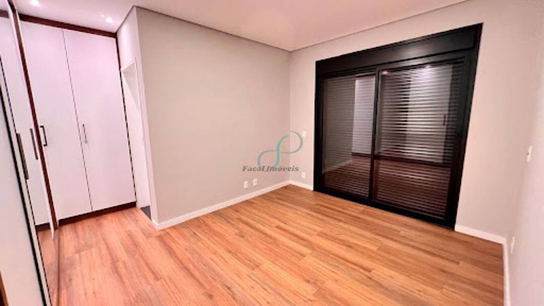 Casa, 3 quartos, 243 m² - Foto 32