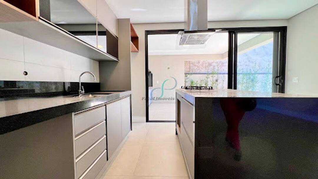 Casa, 3 quartos, 243 m² - Foto 13