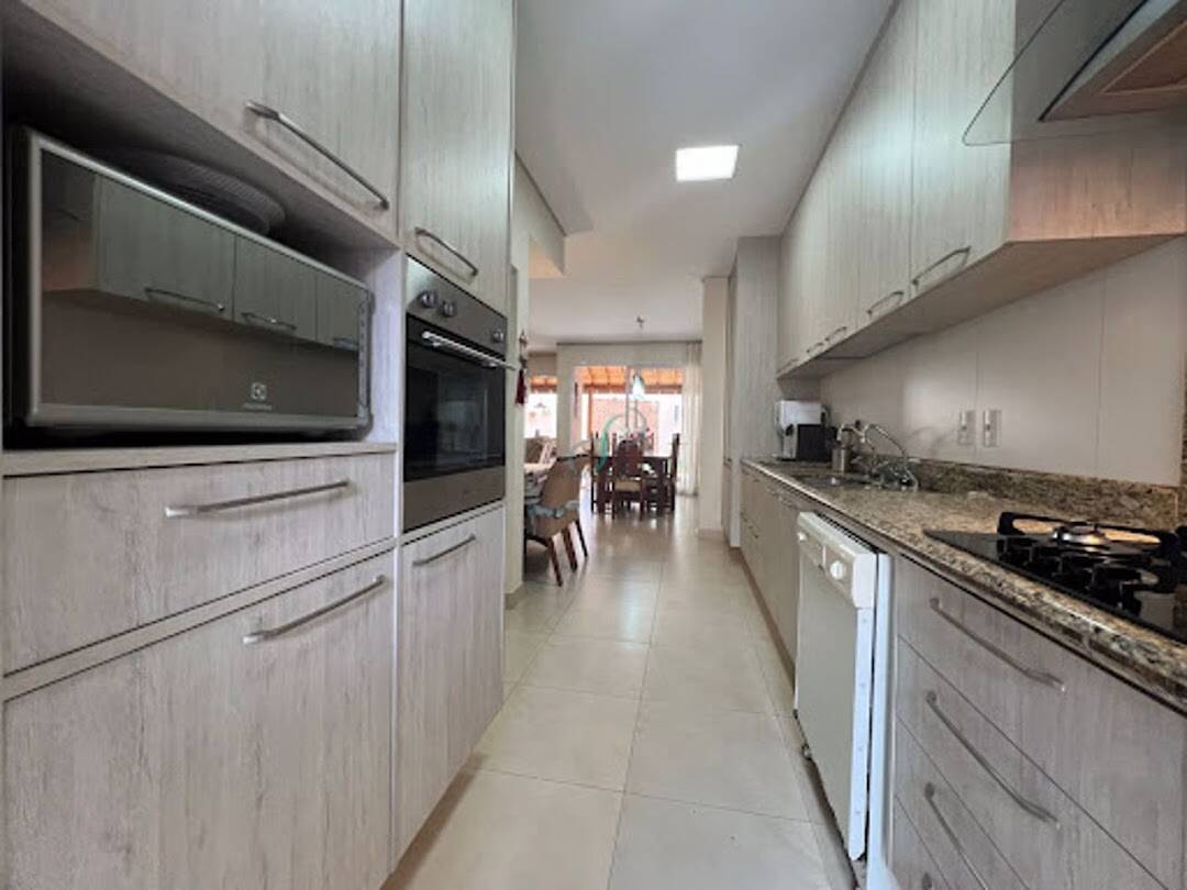 Casa, 3 quartos, 196 m² - Foto 9