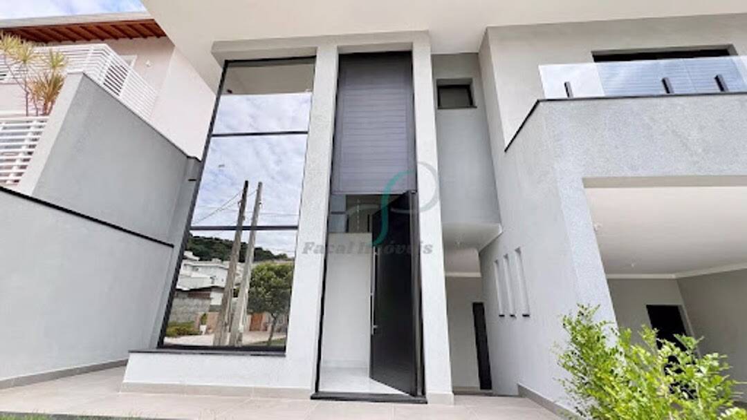 Casa, 3 quartos, 244 m² - Foto 3