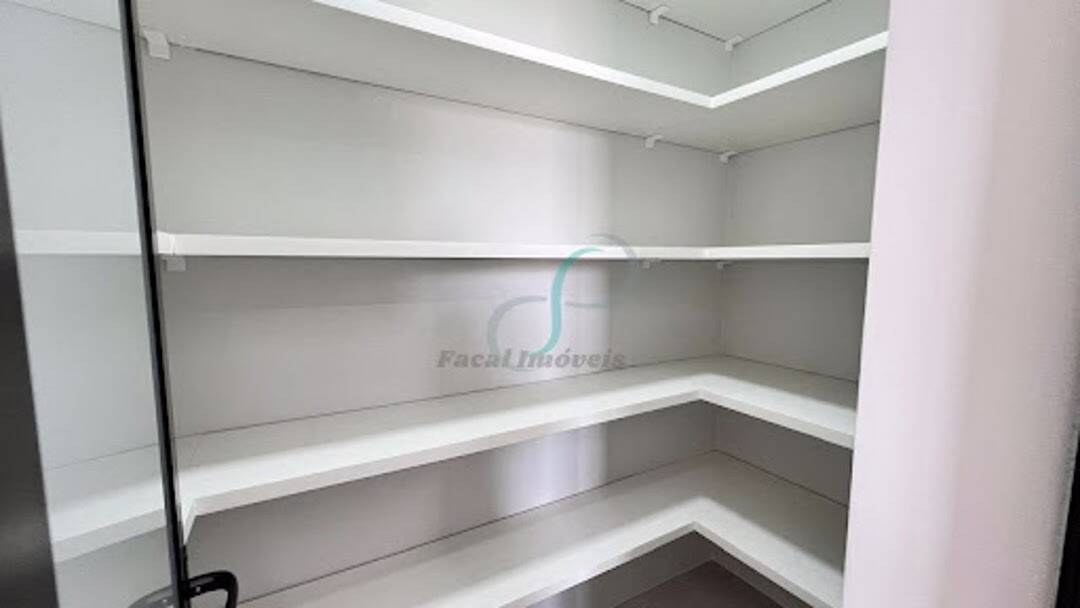 Casa, 4 quartos, 270 m² - Foto 13