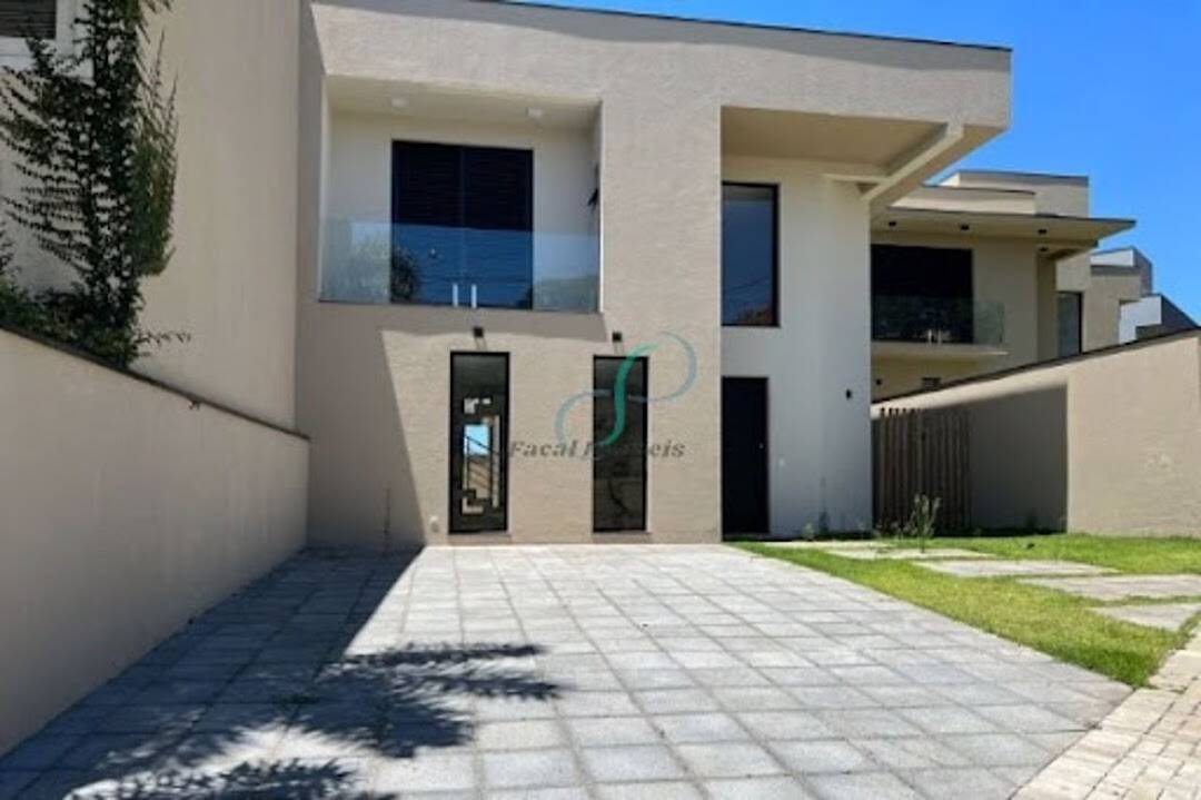 Casa, 3 quartos, 234 m² - Foto 1