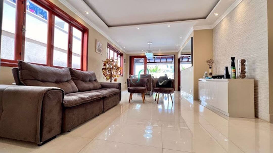 Casa, 4 quartos, 270 m² - Foto 8