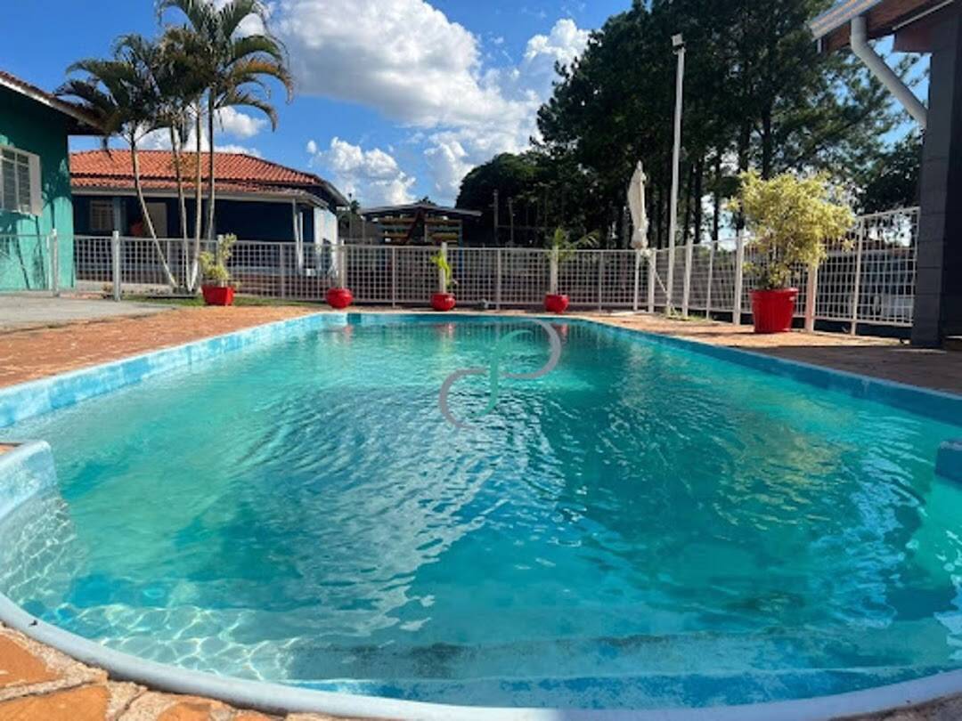 Chácara, 4 quartos, 450 m² - Foto 1