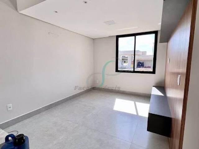 Casa para Venda em Valinhos - 2