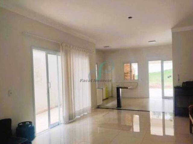 Casa para Venda em Valinhos - 2