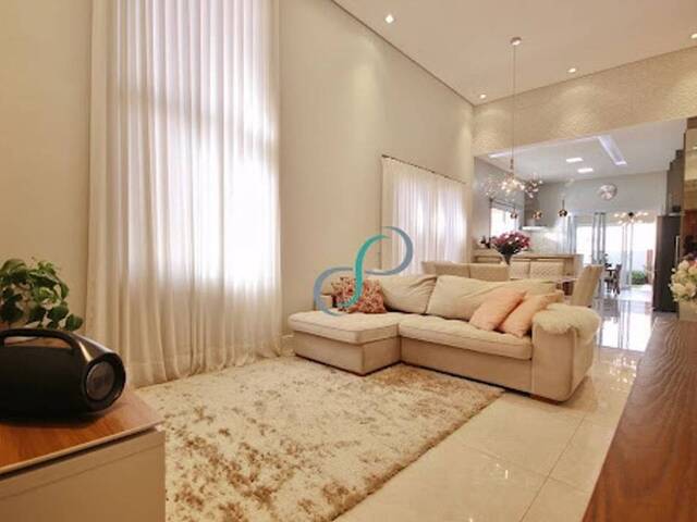 Casa para Venda em Valinhos - 2