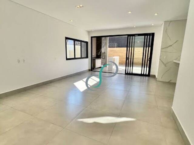 Casa para Venda em Valinhos - 3