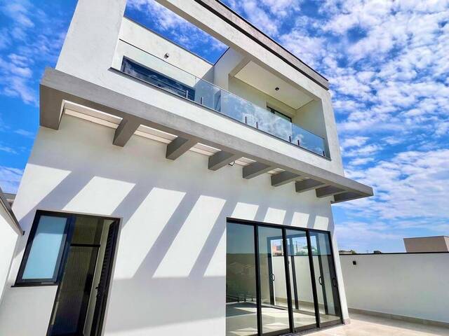 Sobrado para Venda em Valinhos - 2