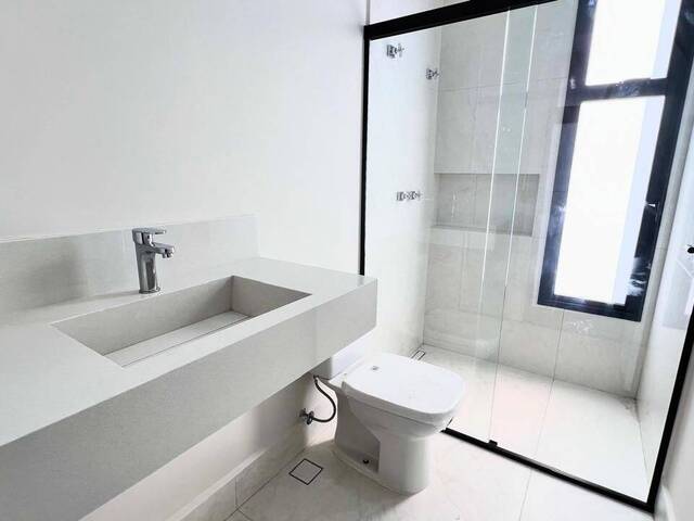 Sobrado para Venda em Valinhos - 3