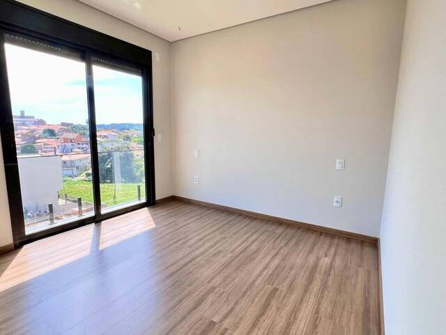 Sobrado para Venda em Valinhos - 4