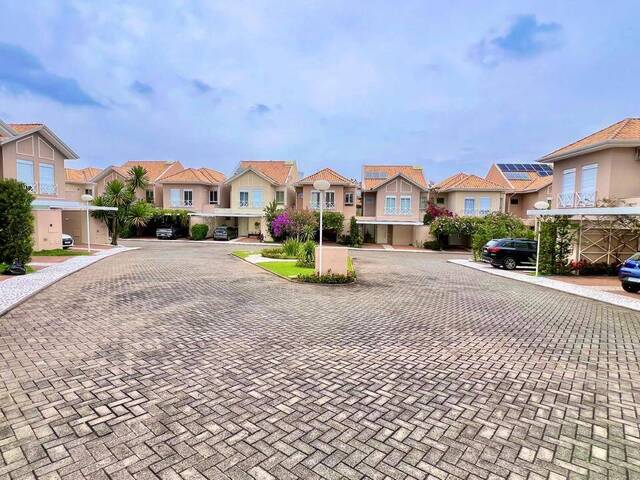 Sobrado para Venda em Valinhos - 2