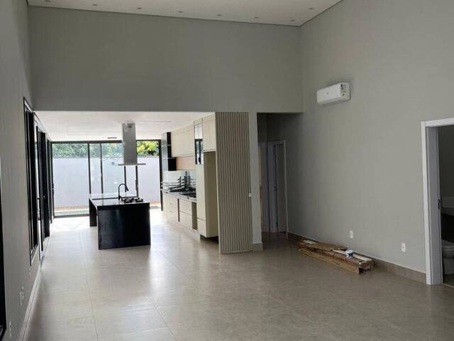 #CA0511 - Casa para Venda em Valinhos - SP