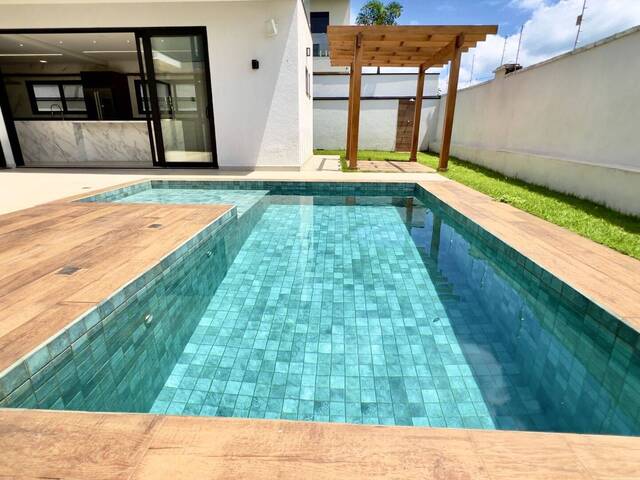 #CA0534 - Casa em condomínio para Venda em Campinas - SP