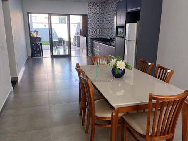 Casa para Venda em Valinhos - 2