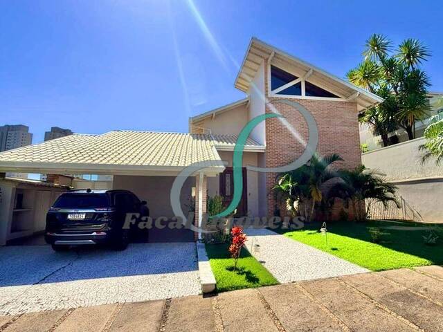 Casa para Venda em Valinhos - 2