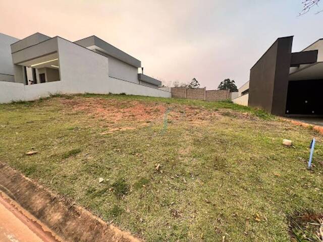 Terreno para Venda em Valinhos - 2