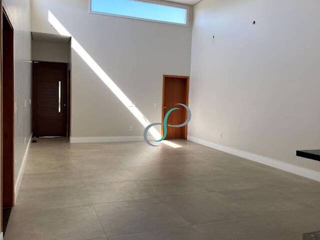 Casa para Venda em Valinhos - 2