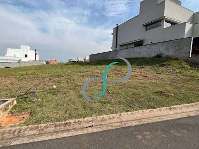 Terreno para Venda em Valinhos - 2