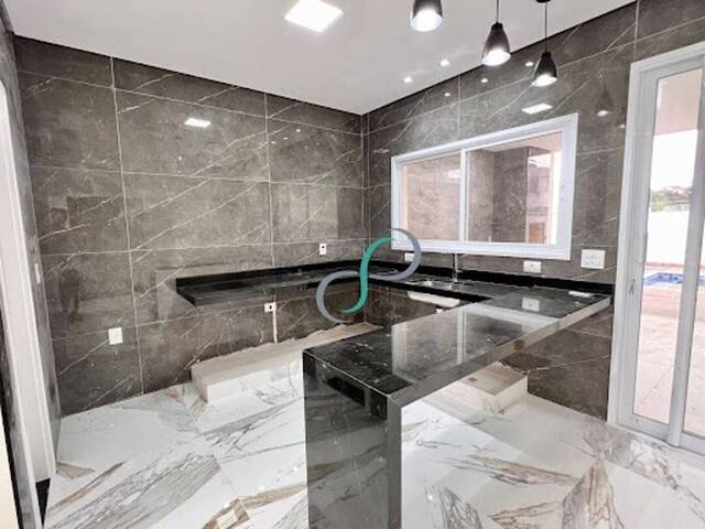 Casa para Venda em Valinhos - 3