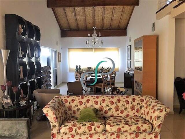 Casa para Venda em Valinhos - 2