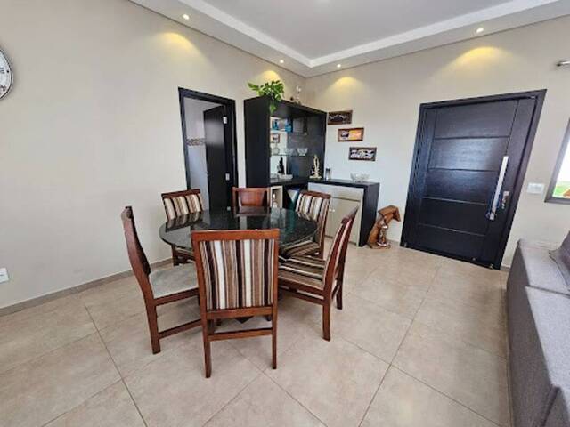 Casa para Venda em Valinhos - 3